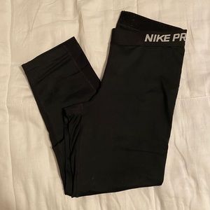 Nike Pro Capris